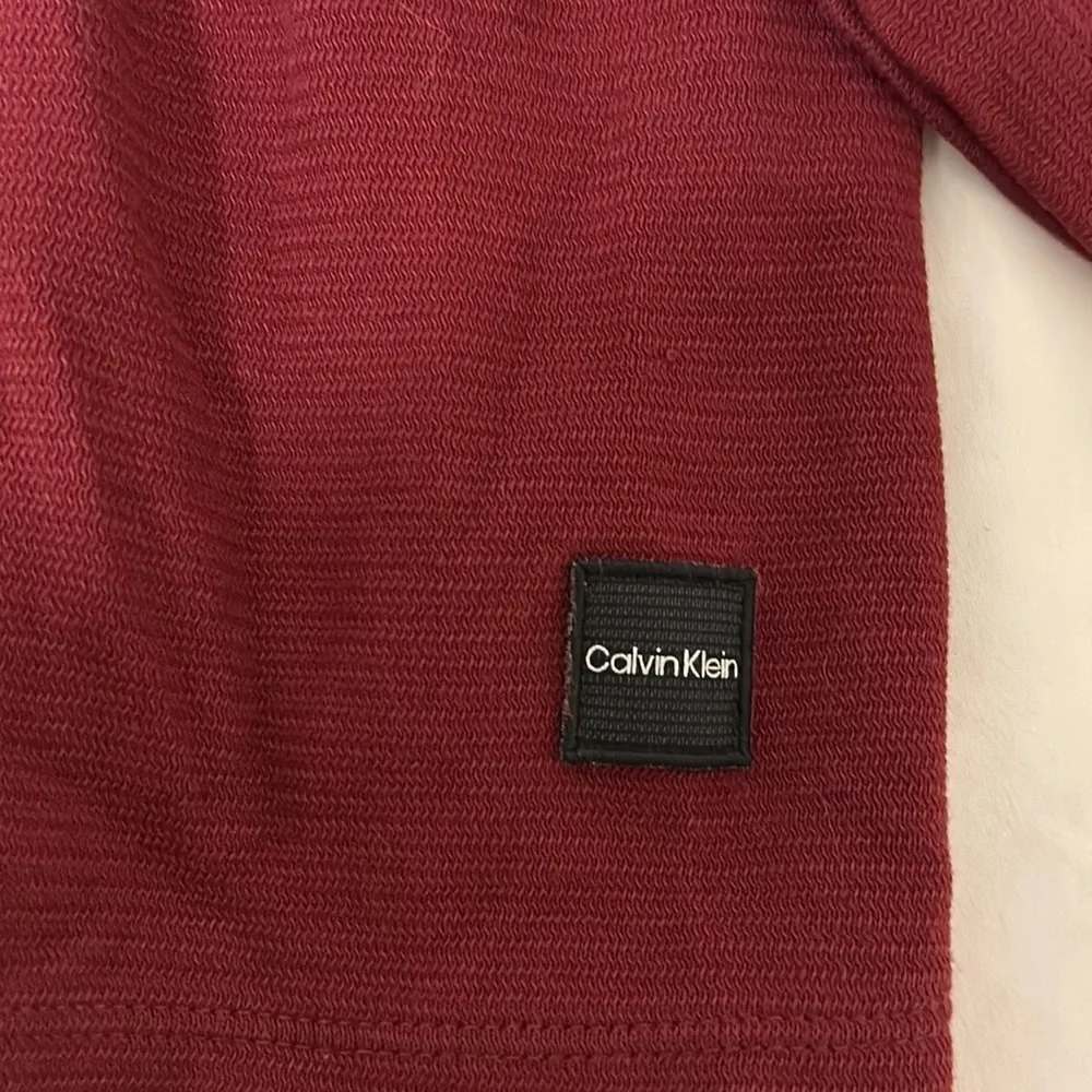 Calvin Klein Men’s Large Red Gray Quarter Zip Pull Over Long Sleeve Cotton Shirt